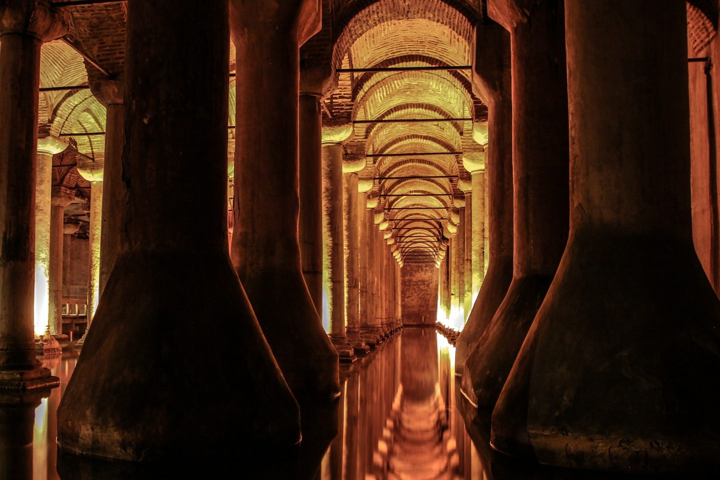 Basilica-Cistern-Istanbul-inside