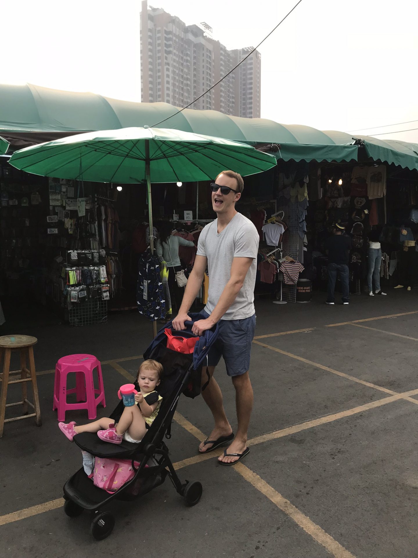 Chatuchak-Market-Bangkok-with-a-toddler